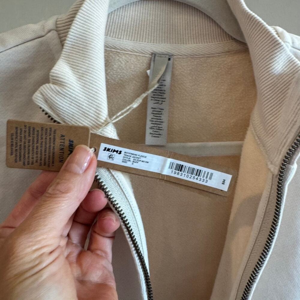 SKIMS Boyfriend Fleece Track Jacket Buff Size S NWT - Picture 4 of 11